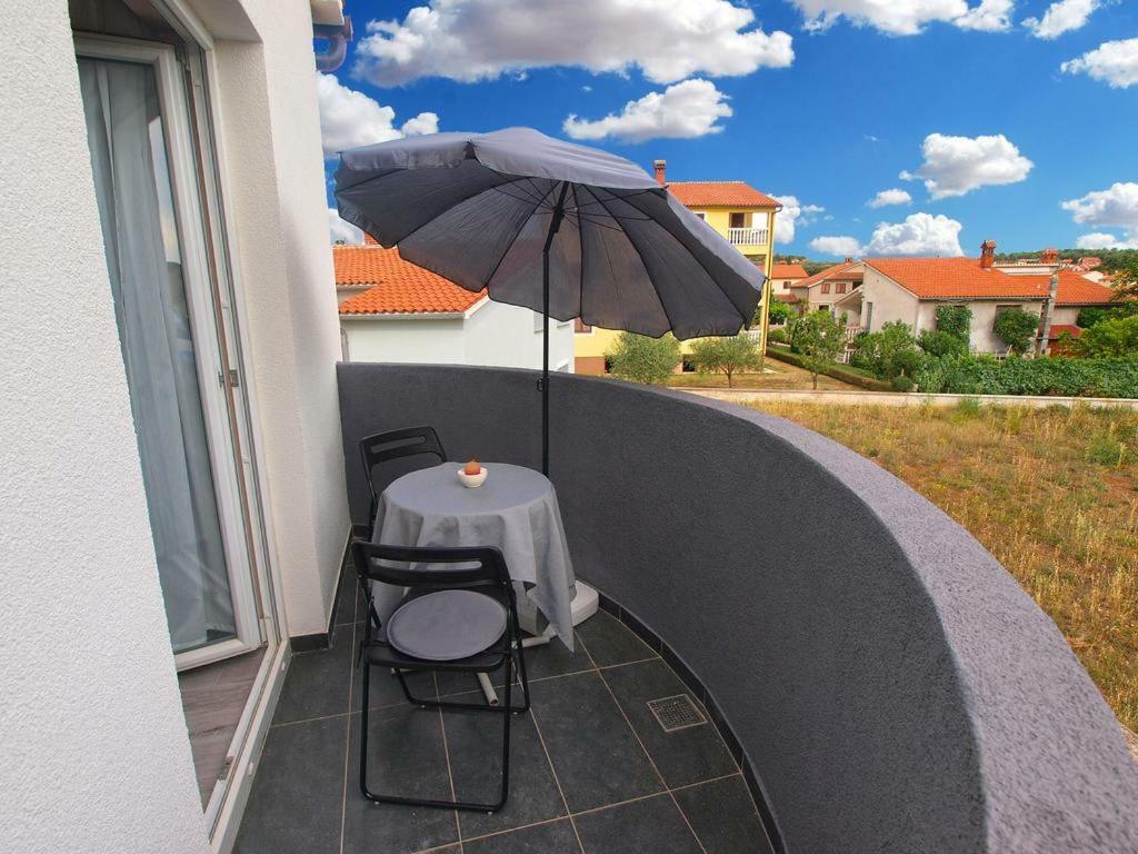 Luna Apartment Pula Ngoại thất bức ảnh