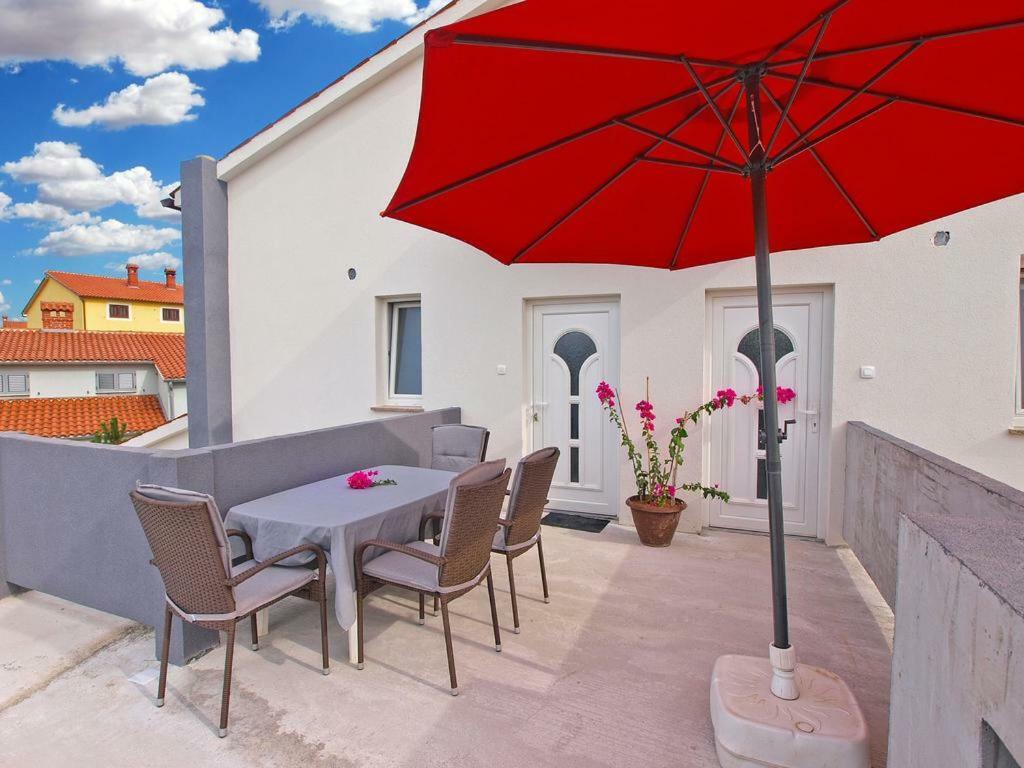 Luna Apartment Pula Ngoại thất bức ảnh